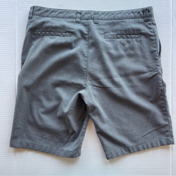 Travis Mathew Houndstooth Shorts Black And Grey Color Men Size 36 Golf Shorts - Picture 5 of 10